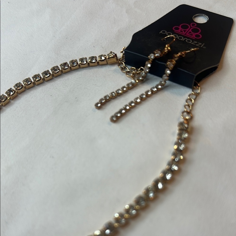 Elegant Gold Rhinestone Choker - Picture 5 of 5